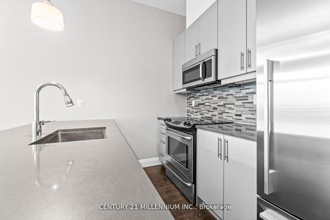 Photo 6 at 419 - 15277 Yonge Street, Aurora Village, Aurora