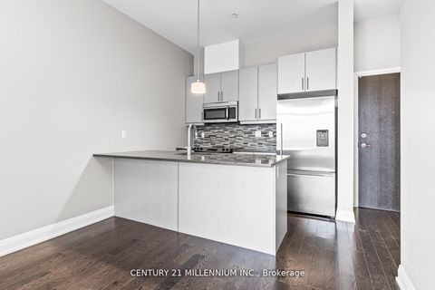 Photo 9 at 419 - 15277 Yonge Street, Aurora Village, Aurora