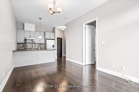 Photo 10 at 419 - 15277 Yonge Street, Aurora Village, Aurora