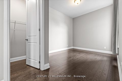 Photo 15 at 419 - 15277 Yonge Street, Aurora Village, Aurora