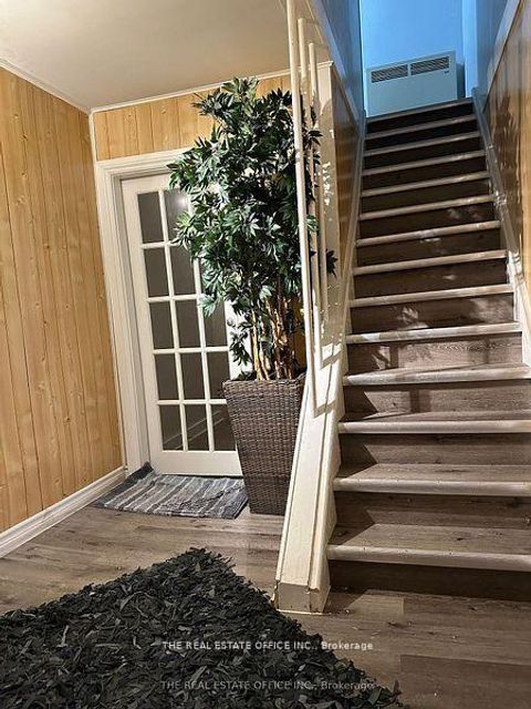 Photo 1 at 393 Adeline Drive, Keswick South, Georgina