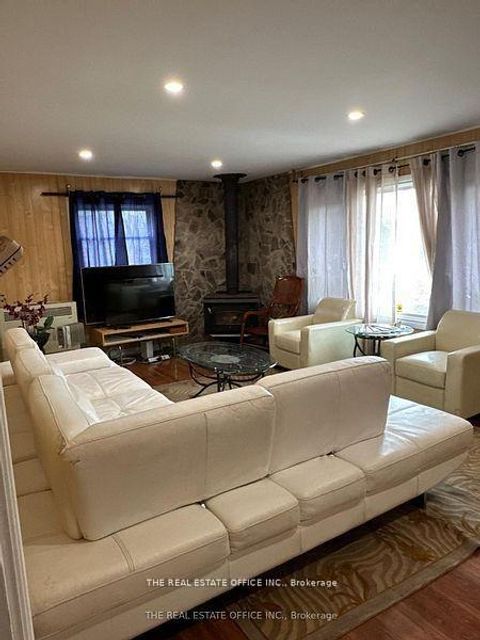 Photo 4 at 393 Adeline Drive, Keswick South, Georgina