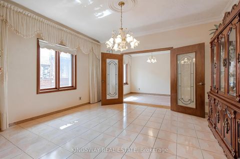 Photo 4 at 27 Mulholland Avenue, Glen Park, Toronto