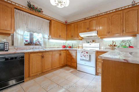 Photo 5 at 27 Mulholland Avenue, Glen Park, Toronto