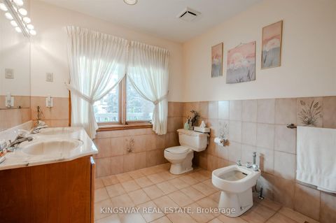Photo 14 at 27 Mulholland Avenue, Glen Park, Toronto