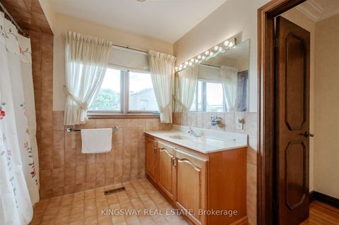 Photo 19 at 27 Mulholland Avenue, Glen Park, Toronto