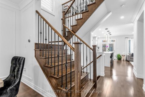 Photo 6 at 322 Moody Drive, Kleinburg, Vaughan
