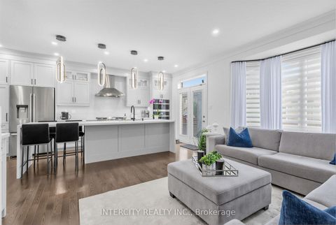 Photo 9 at 322 Moody Drive, Kleinburg, Vaughan