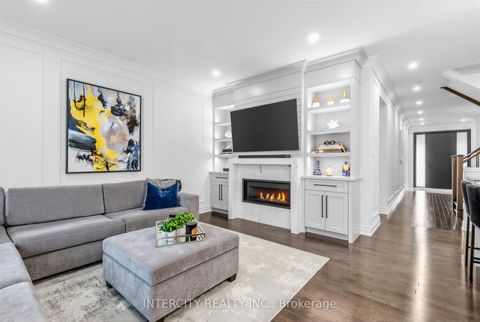 Photo 10 at 322 Moody Drive, Kleinburg, Vaughan