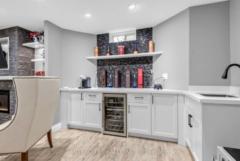 Photo 32 at 322 Moody Drive, Kleinburg, Vaughan