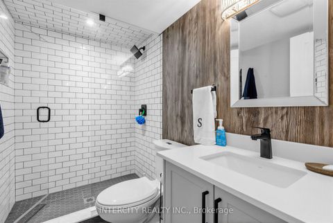 Photo 33 at 322 Moody Drive, Kleinburg, Vaughan