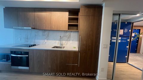 Photo 2 at 906 - 5251 Dundas Street W, City Centre West, Toronto