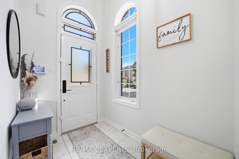 Photo 2 at 23 Shadetree Crescent, Vellore Village, Vaughan