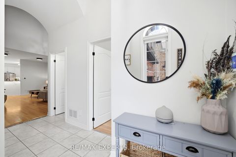 Photo 3 at 23 Shadetree Crescent, Vellore Village, Vaughan
