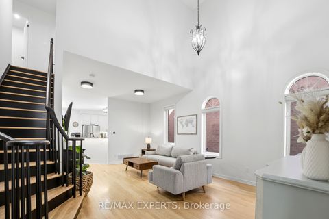 Photo 4 at 23 Shadetree Crescent, Vellore Village, Vaughan