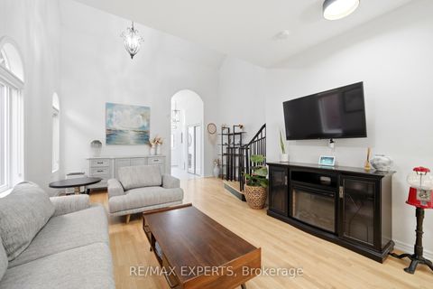 Photo 6 at 23 Shadetree Crescent, Vellore Village, Vaughan