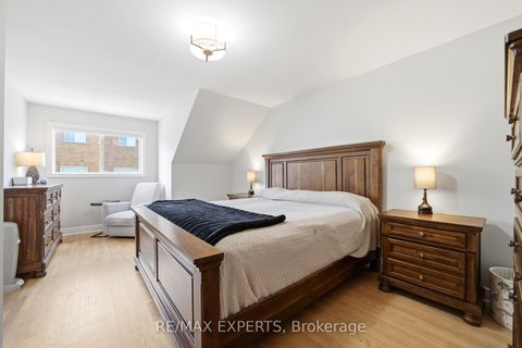 Photo 19 at 23 Shadetree Crescent, Vellore Village, Vaughan