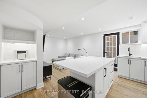 Photo 31 at 23 Shadetree Crescent, Vellore Village, Vaughan