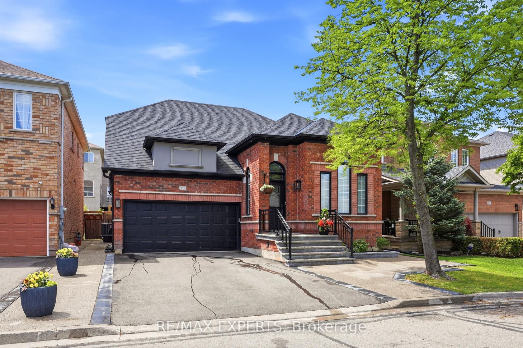 23 Shadetree Crescent, Vellore Village, Vaughan photo number 2