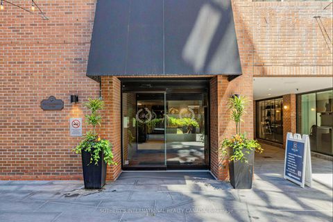 Photo 2 at 606 - 164 Cumberland Street, Annex, Toronto