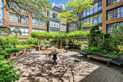Photo 5 at 606 - 164 Cumberland Street, Annex, Toronto