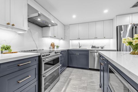 Photo 18 at 606 - 164 Cumberland Street, Annex, Toronto