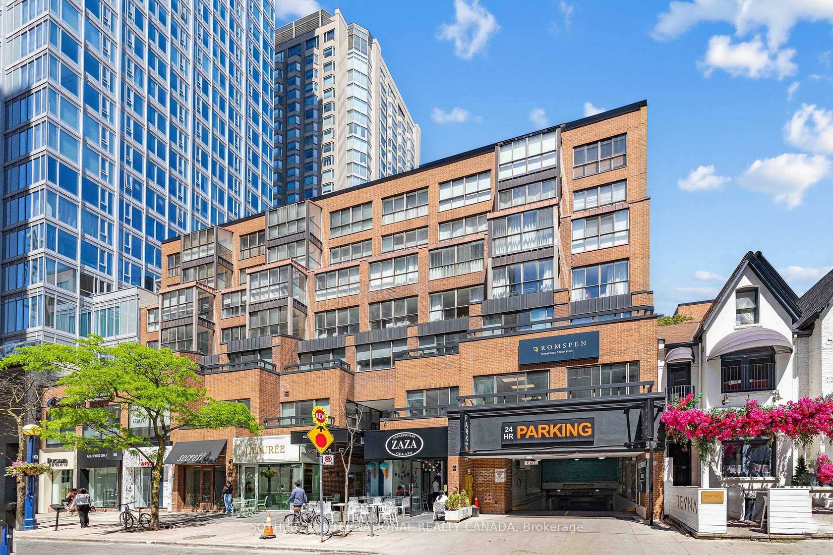 606 - 164 Cumberland Street, Annex, Toronto photo number 2