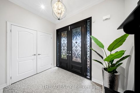 Photo 2 at 36 Zoran Lane, Patterson, Vaughan