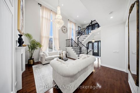 Photo 11 at 36 Zoran Lane, Patterson, Vaughan