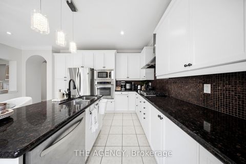 Photo 16 at 36 Zoran Lane, Patterson, Vaughan