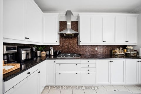 Photo 17 at 36 Zoran Lane, Patterson, Vaughan