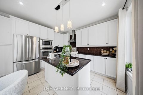 Photo 19 at 36 Zoran Lane, Patterson, Vaughan