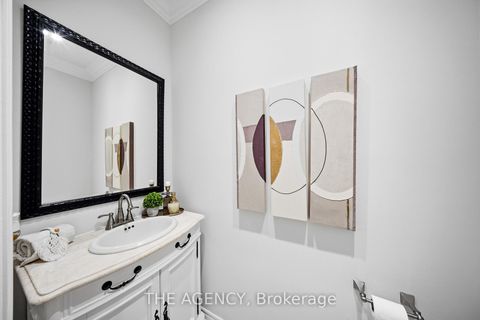 Photo 22 at 36 Zoran Lane, Patterson, Vaughan