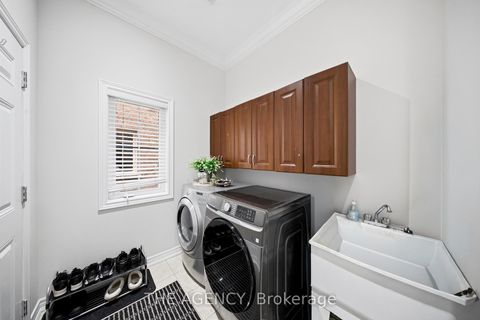 Photo 23 at 36 Zoran Lane, Patterson, Vaughan