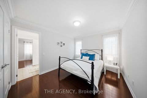 Photo 33 at 36 Zoran Lane, Patterson, Vaughan