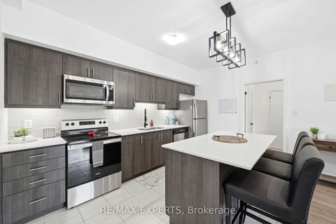 Photo 16 at 103 - 4 Spice Way, Rural Barrie Southeast, Barrie