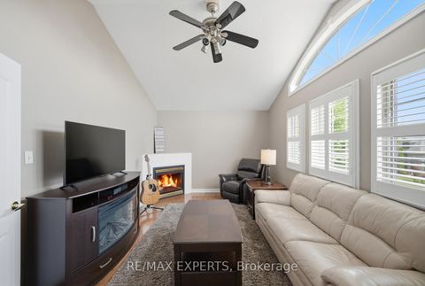 Photo 17 at 204 Montebello Avenue, Sonoma Heights, Vaughan
