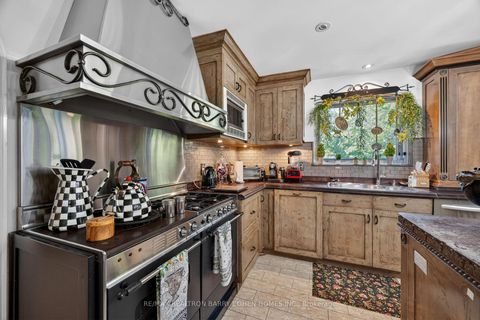 Photo 8 at 21 Fifeshire Road, Windfields, Toronto