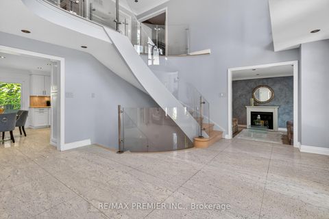Photo 4 at 35 Lorengate Place, Islington Woods, Vaughan