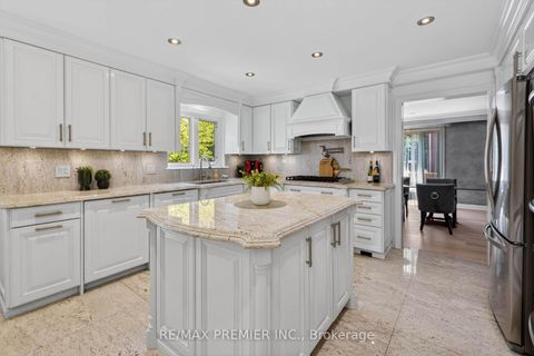 Photo 12 at 35 Lorengate Place, Islington Woods, Vaughan
