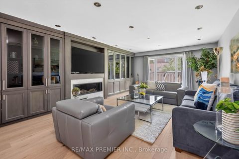 Photo 14 at 35 Lorengate Place, Islington Woods, Vaughan