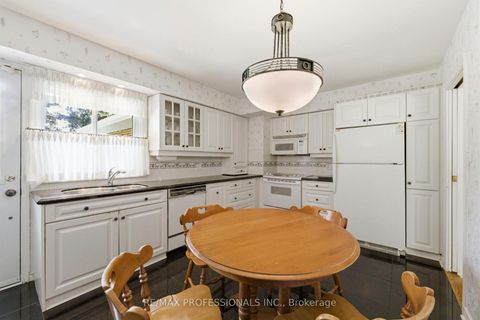 Photo 12 at 109 Princess Margaret Boulevard, Rosethorn, Toronto