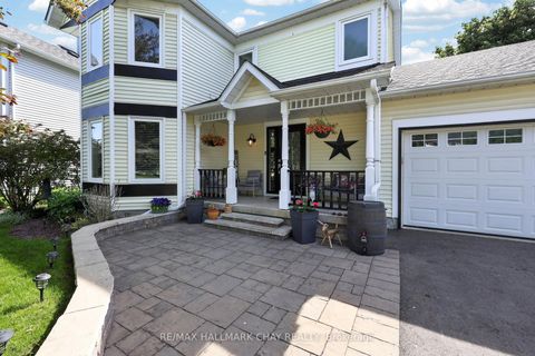 Photo 2 at 1885 Applewood Avenue, Alcona, Innisfil