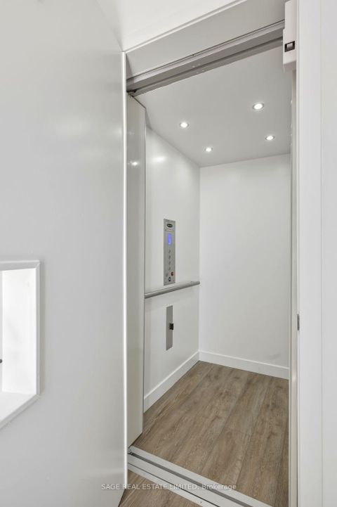Photo 25 at 21 - 35 Birchcliff Avenue, Cliffside, Toronto