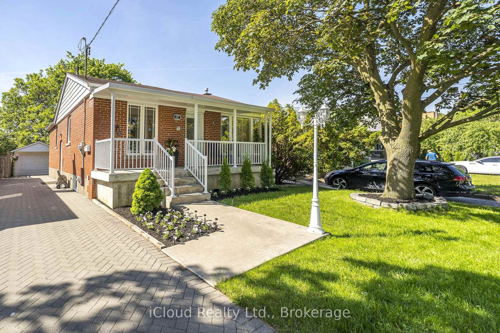 127 Silverhill Drive, City Centre West, Toronto photo number 2