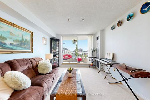 Photo 10 at 1612 - 410 Mclevin Avenue, Malvern, Toronto