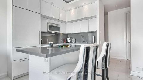 Photo 6 at 3113 and 3115 - 155 Yorkville Avenue, Annex, Toronto