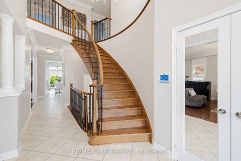 Photo 3 at 12 Acqua Drive, Vellore Village, Vaughan