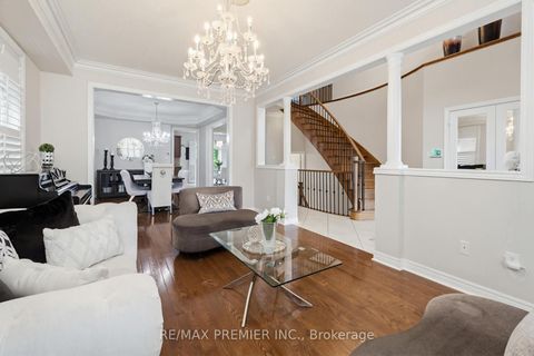 Photo 7 at 12 Acqua Drive, Vellore Village, Vaughan
