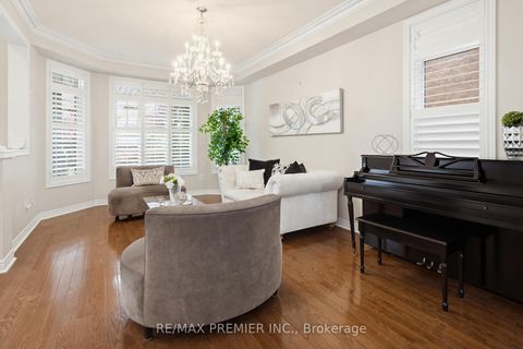 Photo 8 at 12 Acqua Drive, Vellore Village, Vaughan